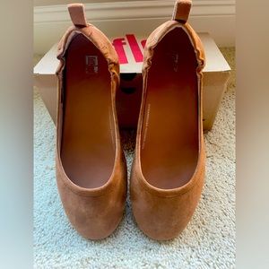 Fit Flop lightly worn tan suede Allegro ballet flats